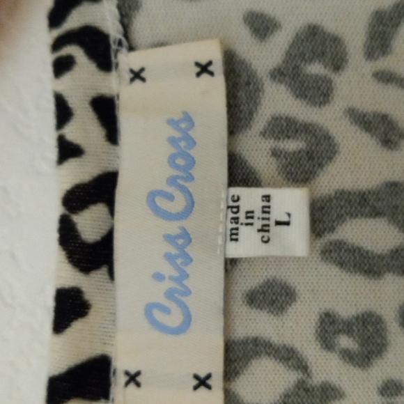 Criss Cross Sweater - Picture 4 of 8